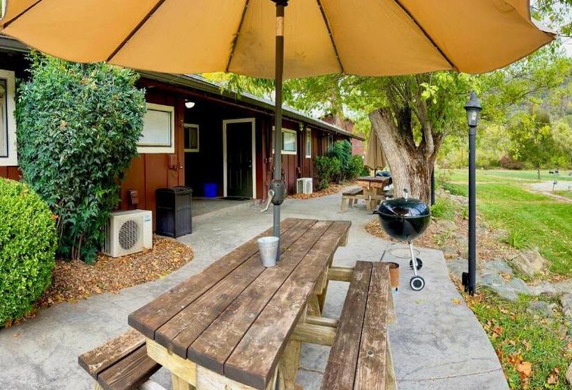 스탠다드 룸, Indian Creek Lodge