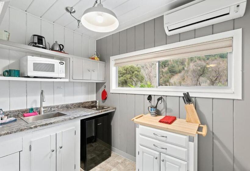 스탠다드 룸, Indian Creek Lodge