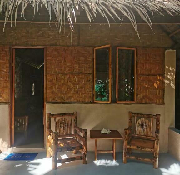 패밀리 룸, Two Crazy Monkeys