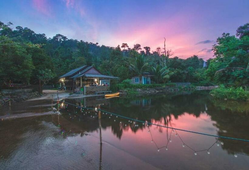 Familienzimmer, เมี่ยงไม้ รีสอร์ท