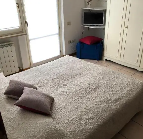 Standard Neljän Hengen Huone Puutarhanäkymä, Calamazzante