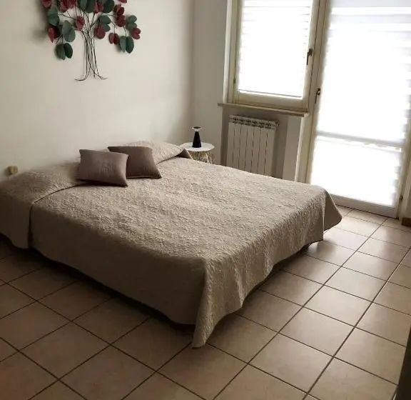 Standard Neljän Hengen Huone Puutarhanäkymä, Calamazzante