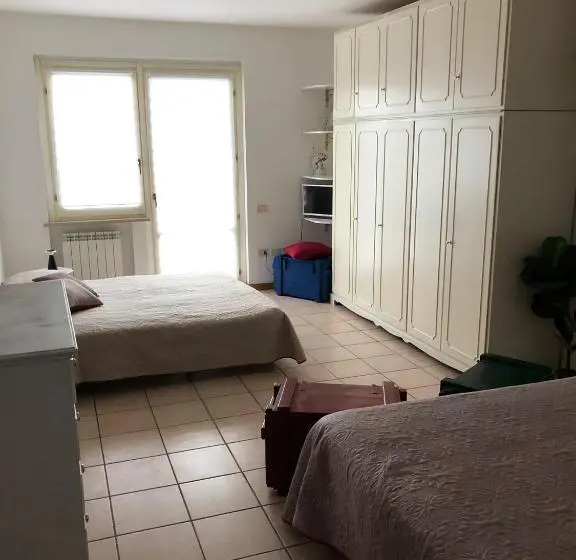 Standard Neljän Hengen Huone Puutarhanäkymä, Calamazzante