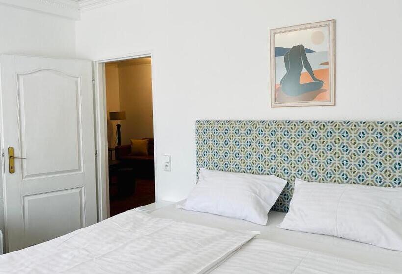 Трехместный Номер Стандарт Совместная Ванная, Penzion Kokorin Forest Villa