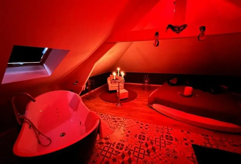 キングサイズベッドのデラックススイート, Redroom Loveroom Chambre Spa Privative Insolite Thème 50 Nuances De Grey