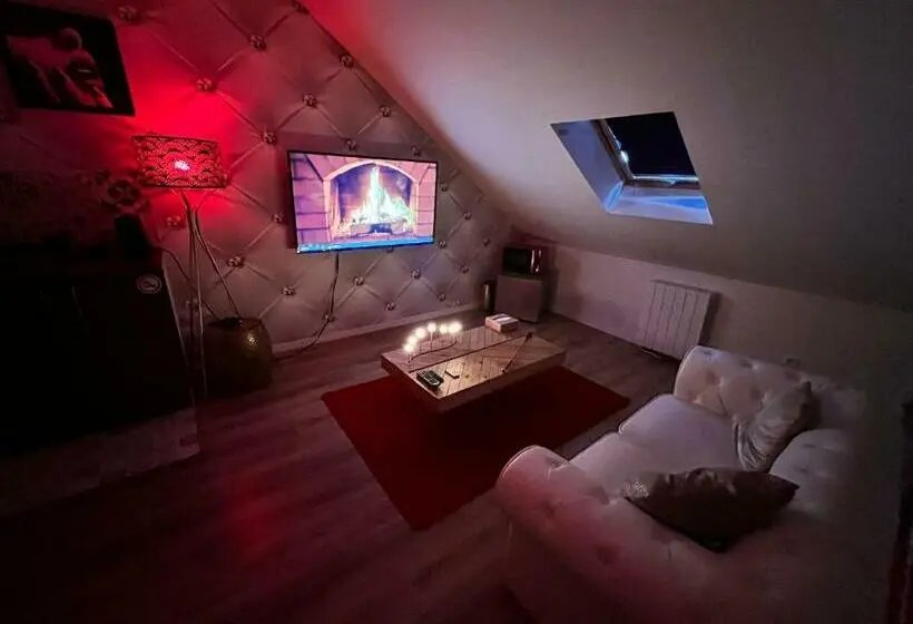 キングサイズベッドのデラックススイート, Redroom Loveroom Chambre Spa Privative Insolite Thème 50 Nuances De Grey