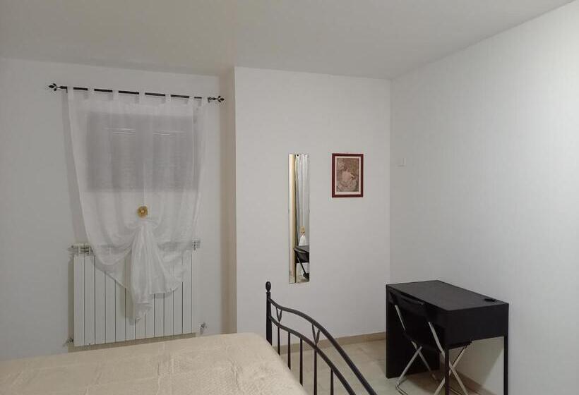 家庭间, Casa Emilia