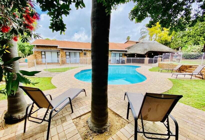 Executive Studio, C&c Hotel Vibes Randpark Ridge Jhb 14 Units Available