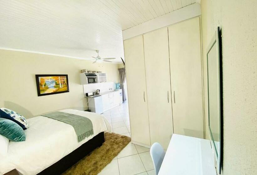 Executive Studio, C&c Hotel Vibes Randpark Ridge Jhb 14 Units Available