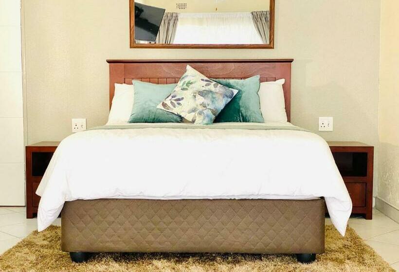 Executive Studio, C&c Hotel Vibes Randpark Ridge Jhb 14 Units Available