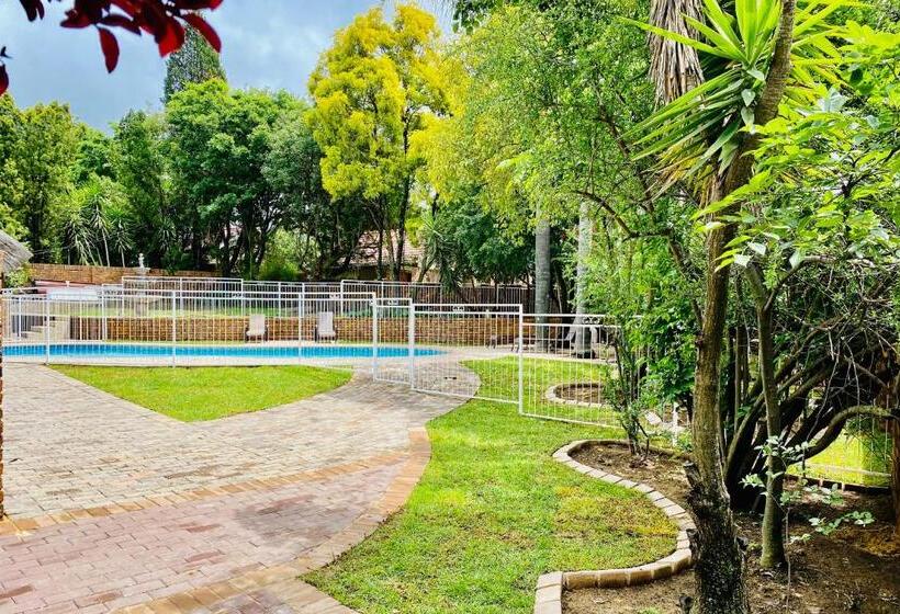 Superior Studio, C&c Hotel Vibes Randpark Ridge Jhb 14 Units Available