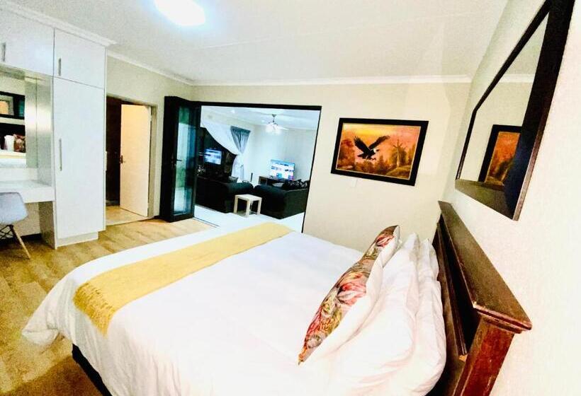 Superior Studio, C&c Hotel Vibes Randpark Ridge Jhb 14 Units Available