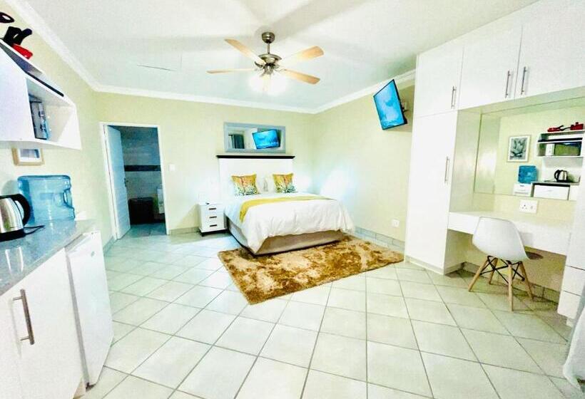 Deluxe Studio, C&c Hotel Vibes Randpark Ridge Jhb 14 Units Available