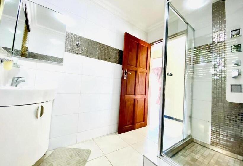 Deluxe Appartement met 1 Slaapkamer, C&c Hotel Vibes Randpark Ridge Jhb 14 Units Available