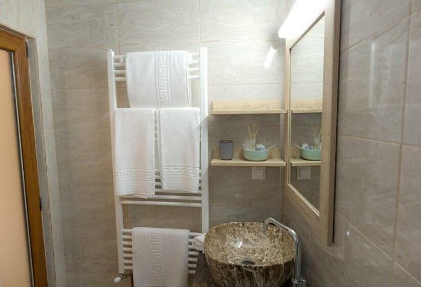 Номер Стандарт, La Helesteu