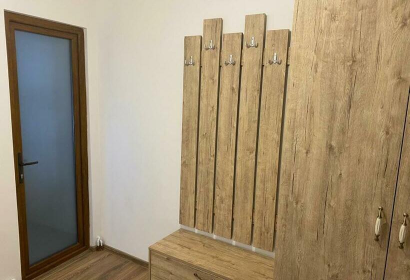 Номер Стандарт, La Helesteu