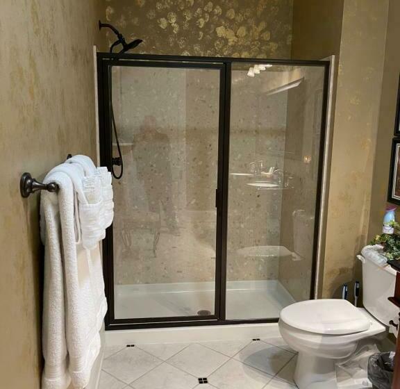 스탠다드 룸 킹사이즈 침대, Riverside Inn Bed And Breakfast