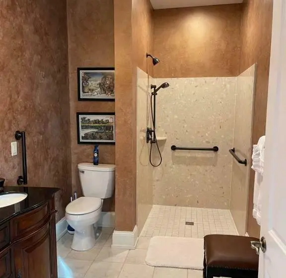 デラックススイート, Riverside Inn Bed And Breakfast