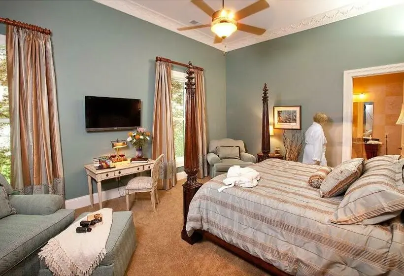 キングサイズベッドのスイートルーム, Riverside Inn Bed And Breakfast