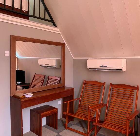 Четырехместный Номер Стандарт с Балконом, St.clair Villas