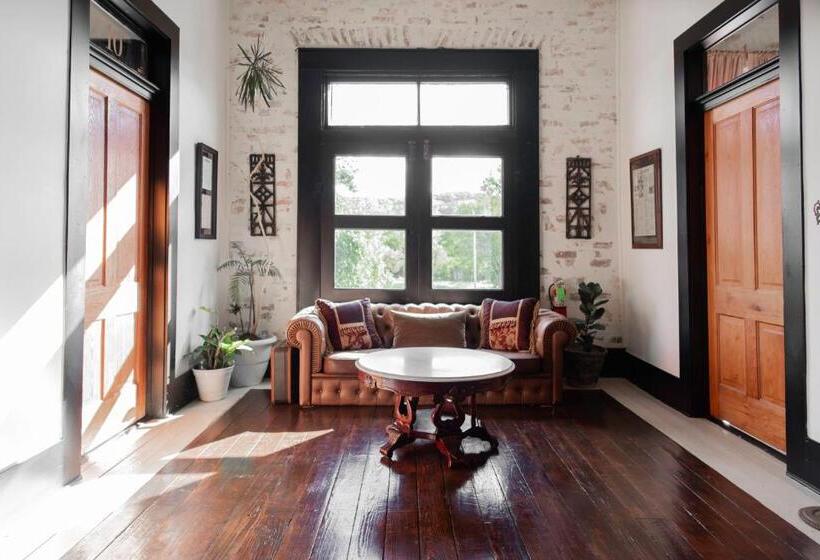 جناح ديلوكس سرير كينج, Beard And Lady Inn