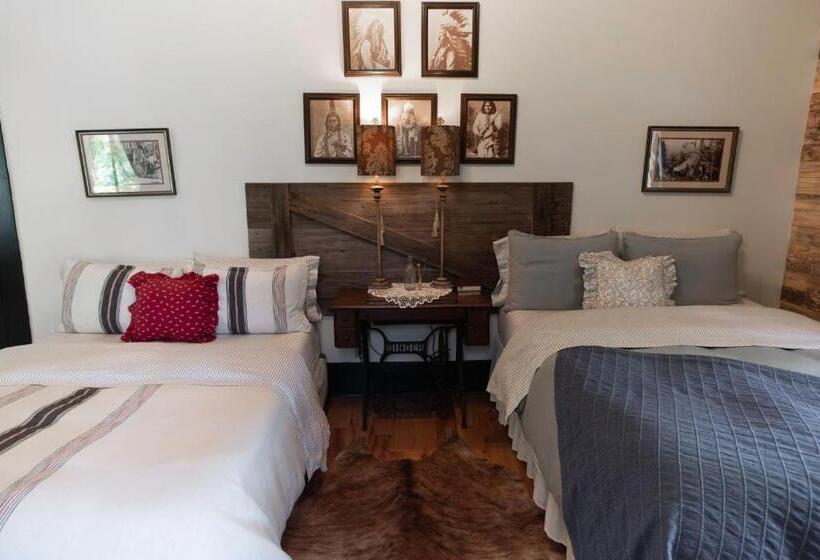 Студия Deluxe, Beard And Lady Inn