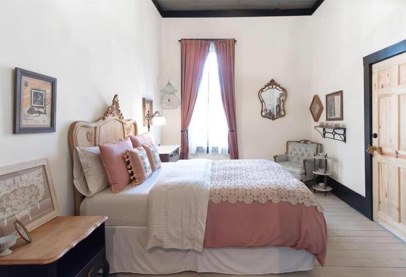 Номер Стандарт, Beard And Lady Inn