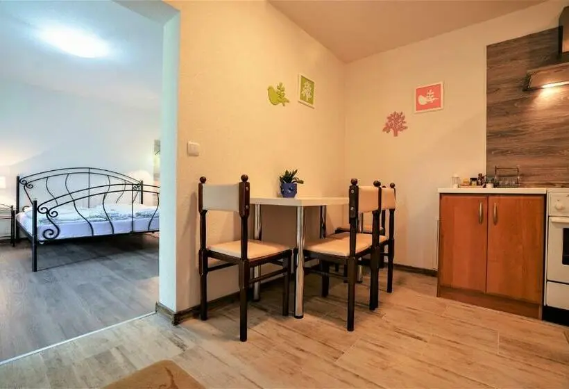 ２ベッドルームアパートメント, Apartmány Anna