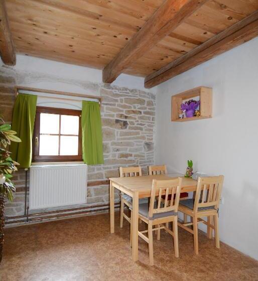 דירת חדר, Penzion Květná Zahrada