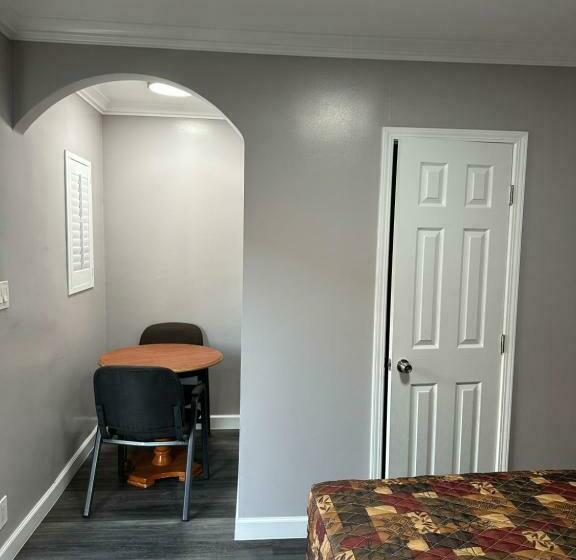 豪华房间, Vegas Motel