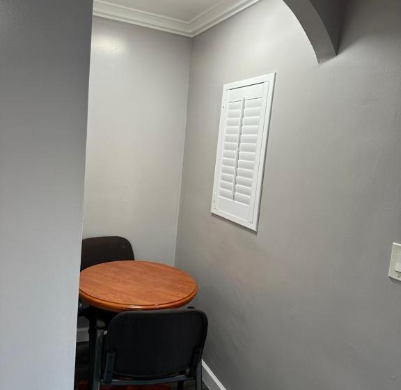 标准间, Vegas Motel