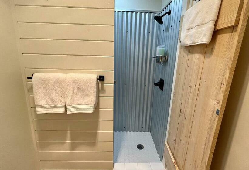 キングサイズベッドのスタンダードルーム, Steelhead Lodge