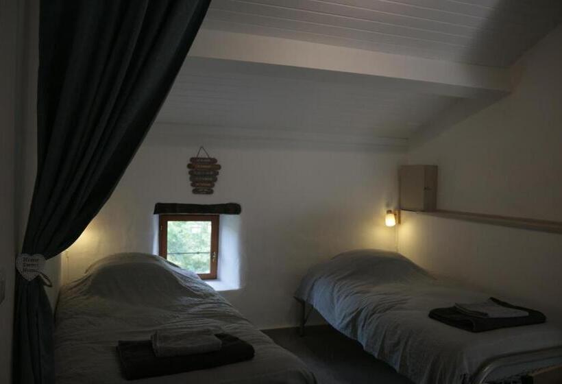 Семейный Номер, Au Jardin Retrouvé