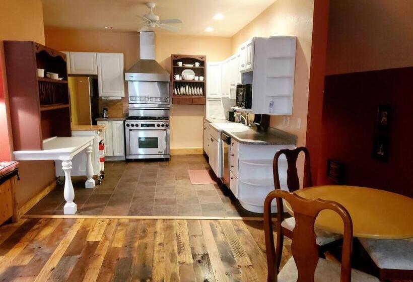 סטודיו משפחתי, Dream Drift Motel