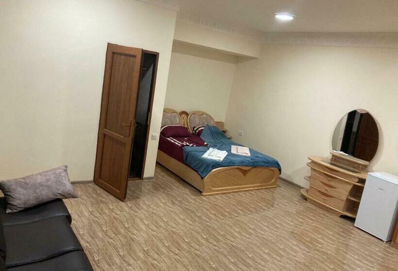 Номер Стандарт, Hovit