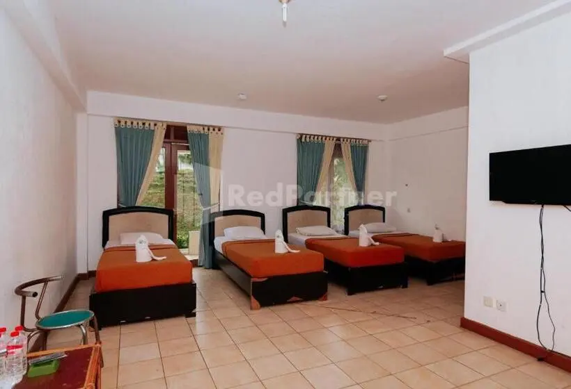Camera Familiare, Villa Green Valley Puncak Redpartner