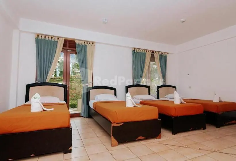Camera Familiare, Villa Green Valley Puncak Redpartner