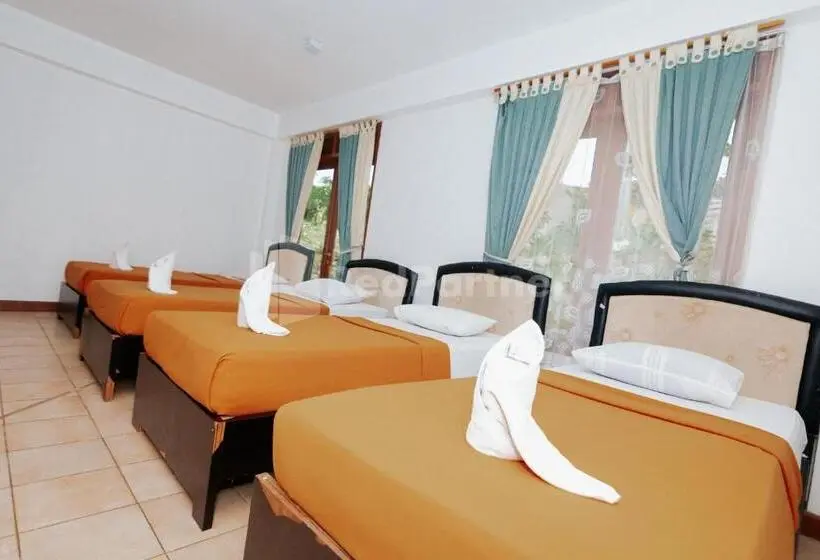 Camera Familiare, Villa Green Valley Puncak Redpartner