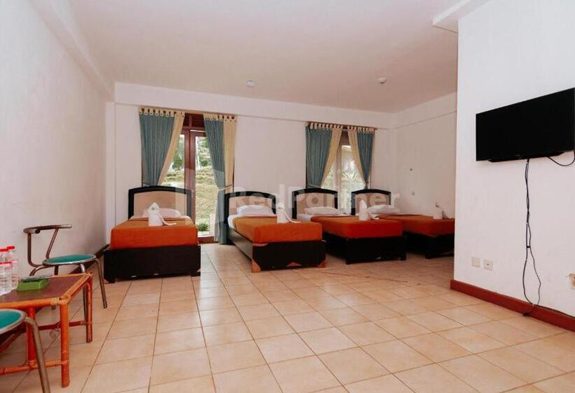 Семейный Номер, Villa Green Valley Puncak Redpartner