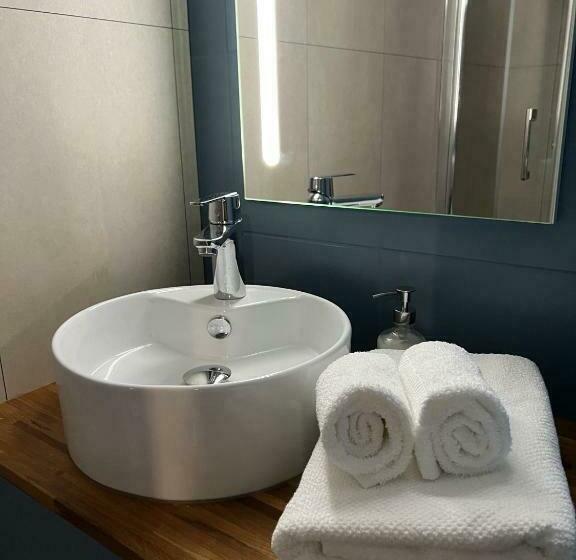 スイート(家族用), L Escale Au Port Miniature De Saint Savinien