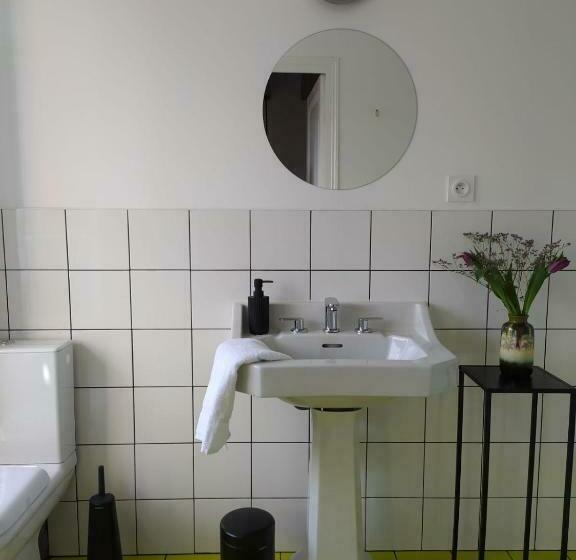 Номер Стандарт, Maison Seize