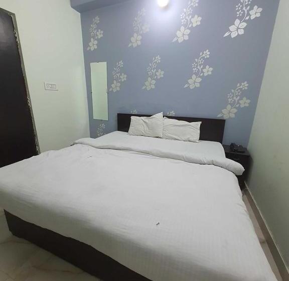 غرفة كلاسيكية ثلاثية, Pop 89652  Grand