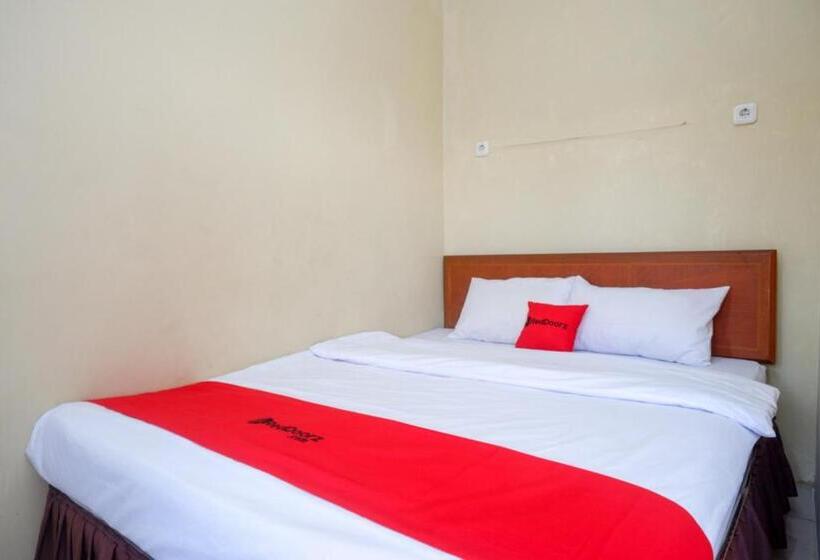 エコノミールーム, Reddoorz Syariah Near Terminal Mendolo Wonosobo 2