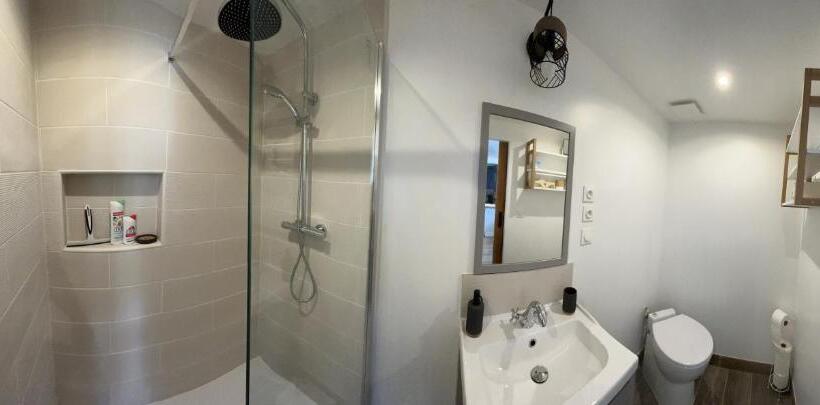 סטודיו משפחתי, Le Mas De Retheuil