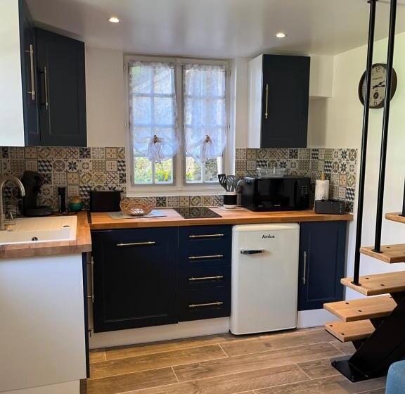 סטודיו משפחתי, Le Mas De Retheuil