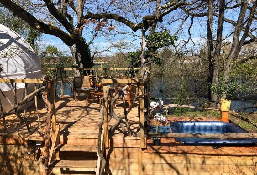 Standard Tent, Les Robinsonades