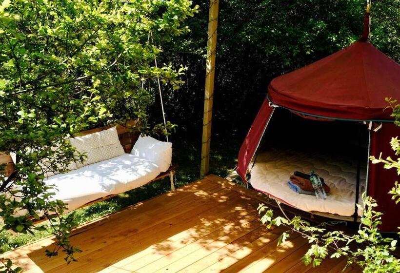 Standard Tent, Les Robinsonades