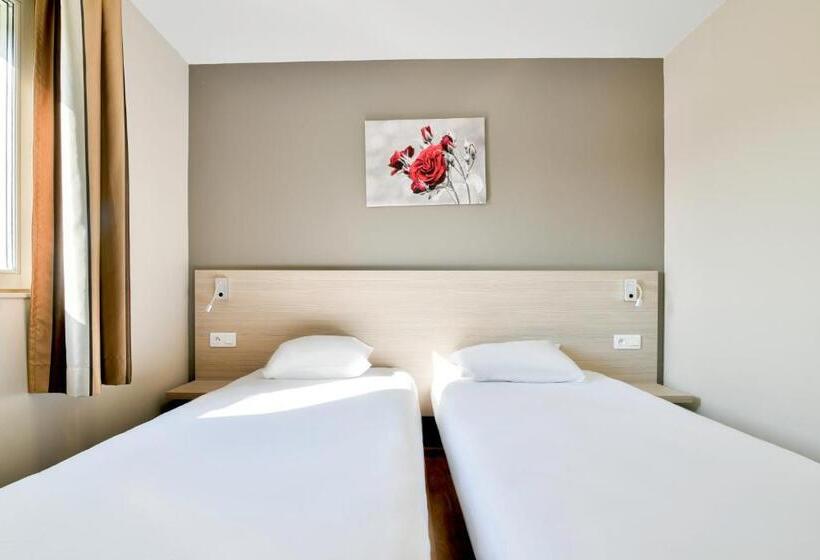 Номер Стандарт, B&b Hotel Bollène