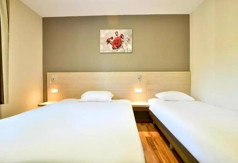 スタンダードトリプルルーム, B&b Hotel Bollène