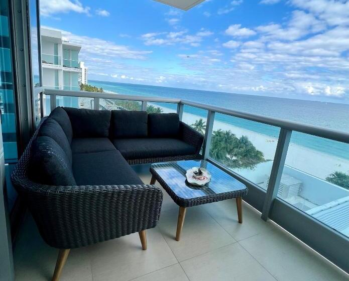 Superior suite with view, Monte Carlo Suites In Miami Beach